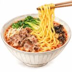 中華麺が入ったマーラータンの手描きイラスト